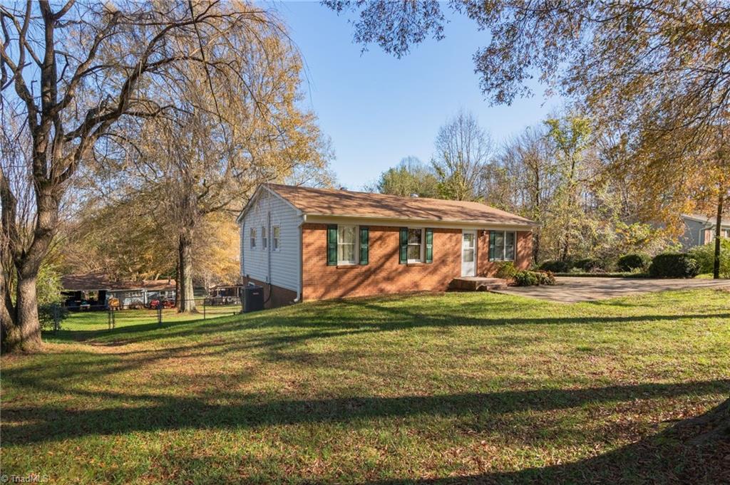 4981 Davis Road Winston-Salem, NC 27105 - Photo 2 of 30 Gallery Image 2