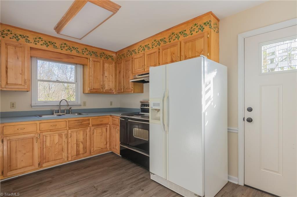 4981 Davis Road Winston-Salem, NC 27105 - Photo 9 of 30 Gallery Image 9