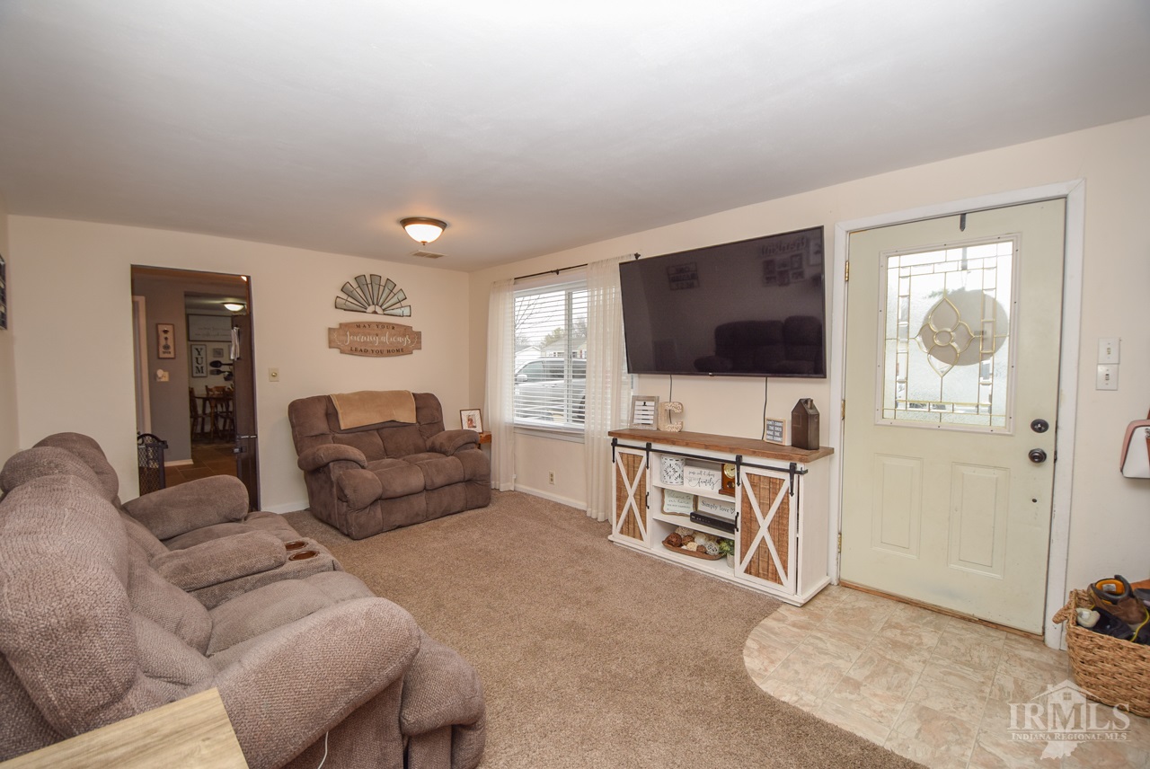 6317 West Taylor Road Muncie, IN 47304 - Photo 3 of 24 Gallery Image 3