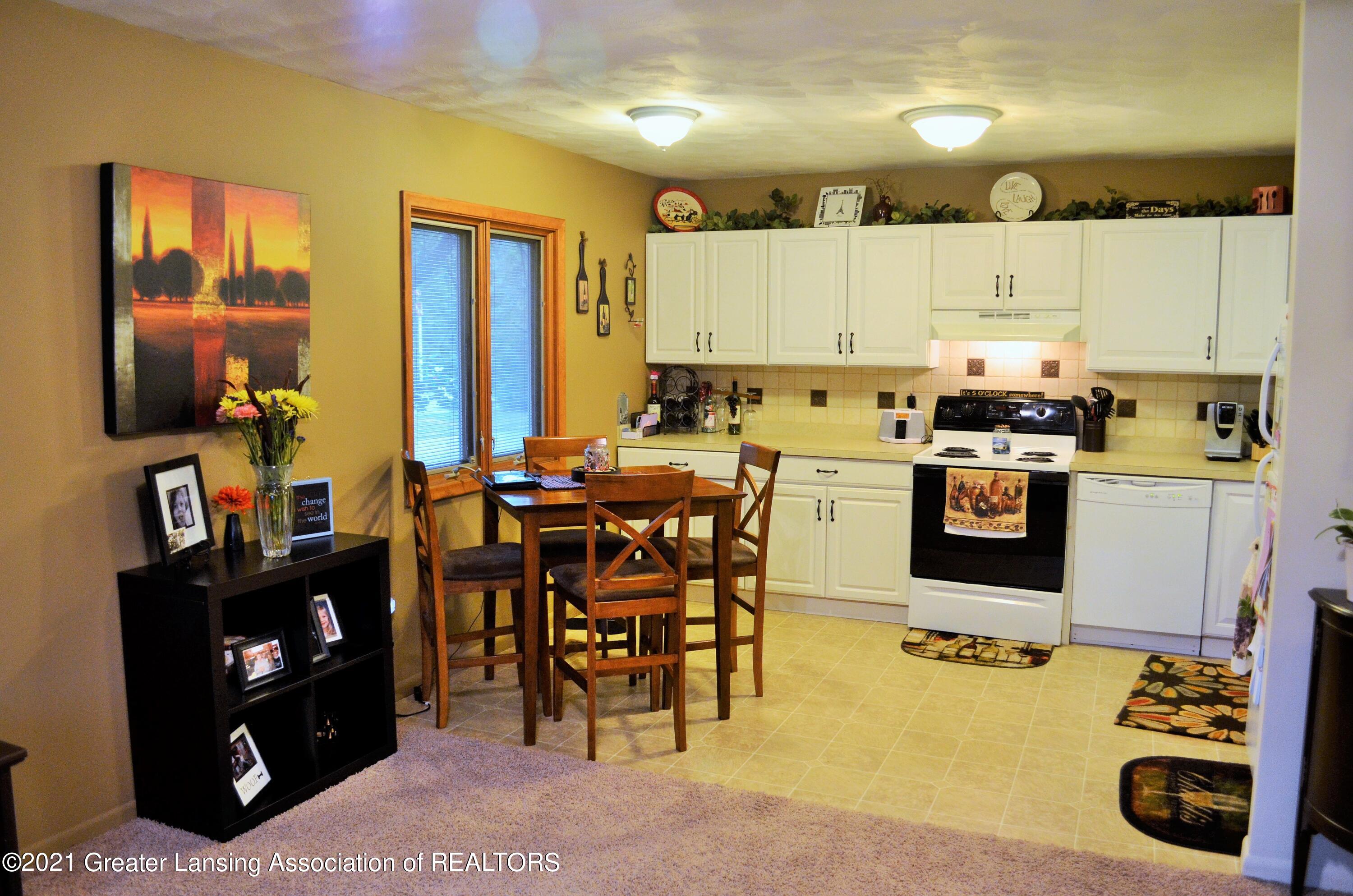 5720 Ridgeway Drive Haslett, MI 48840 - Photo 6 of 37 al's duplex 015