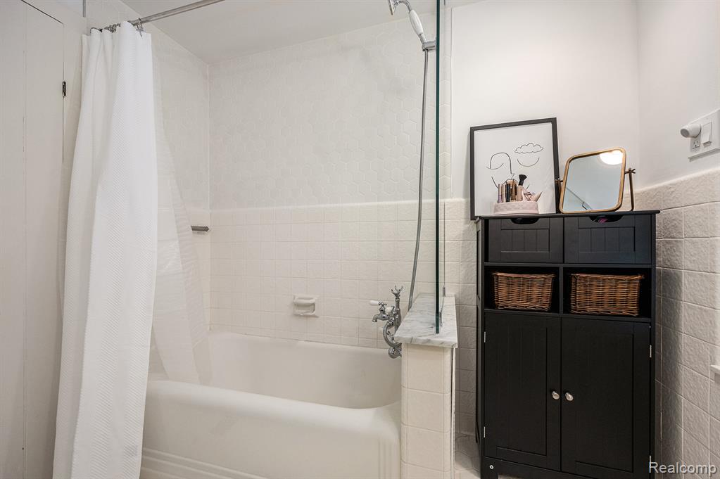1266 Washington Road Rochester, MI 48306 - Photo 24 of 40