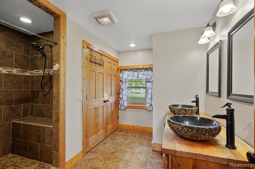 9340 West Grand River Road Fowlerville, MI 48836 - Photo 11 of 19 Gallery Image 11