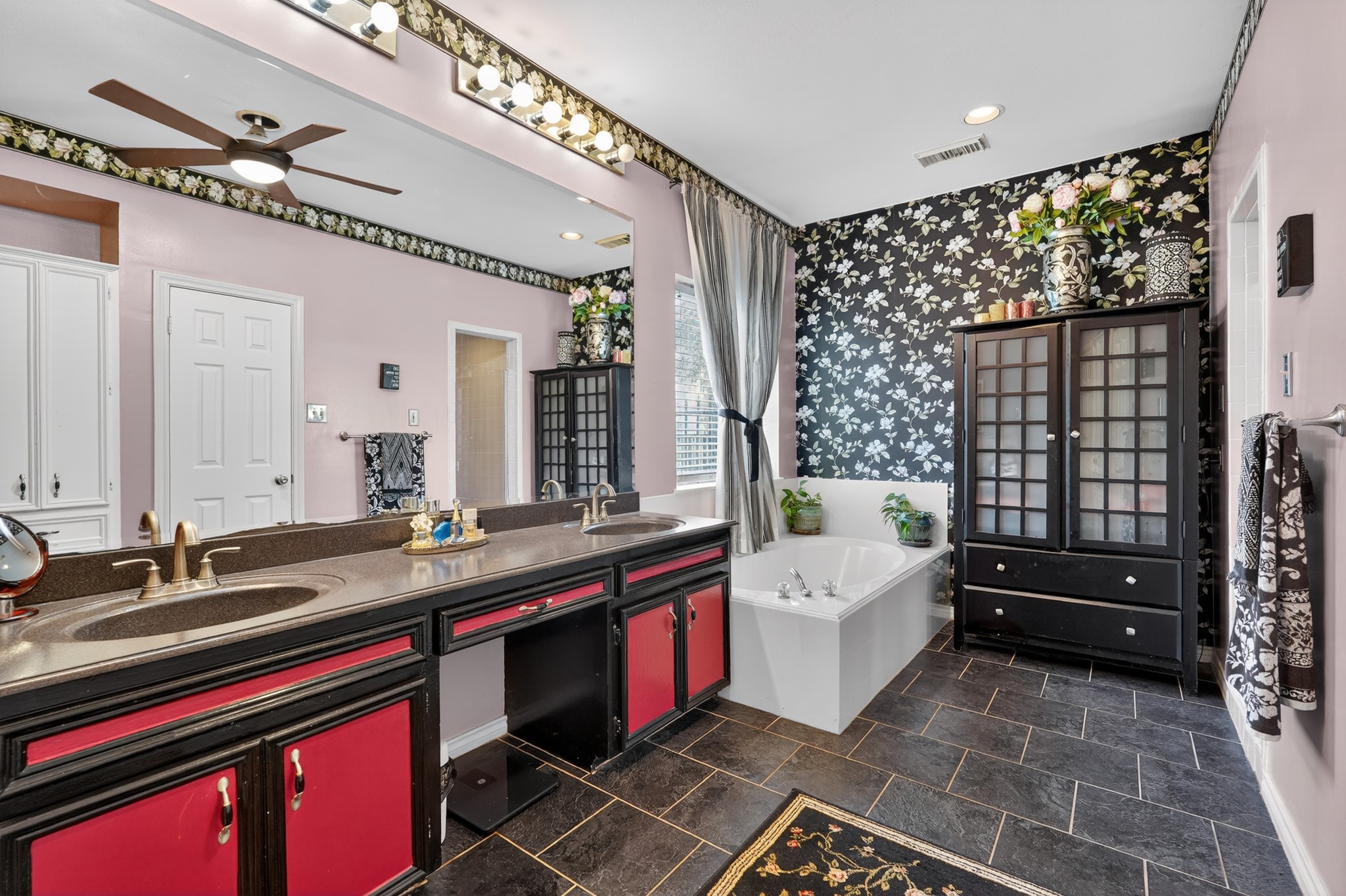 19027 Relay Road Humble, TX 77346 - Photo 17 of 29 Primary Bathroom, with double sinks and tub