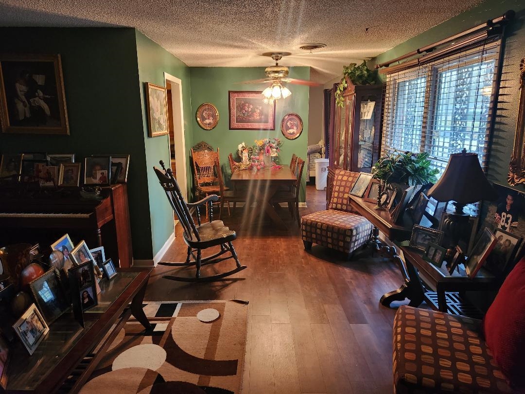 188 Ivan Road Memphis, TN 38109 - Photo 12 of 18 a view of a livingroom with furniture and windows