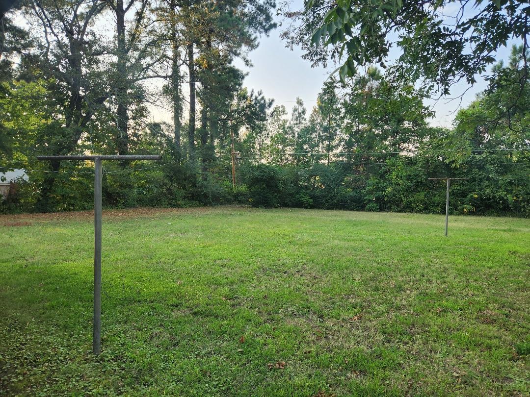 188 Ivan Road Memphis, TN 38109 - Photo 16 of 18 a view of a garden