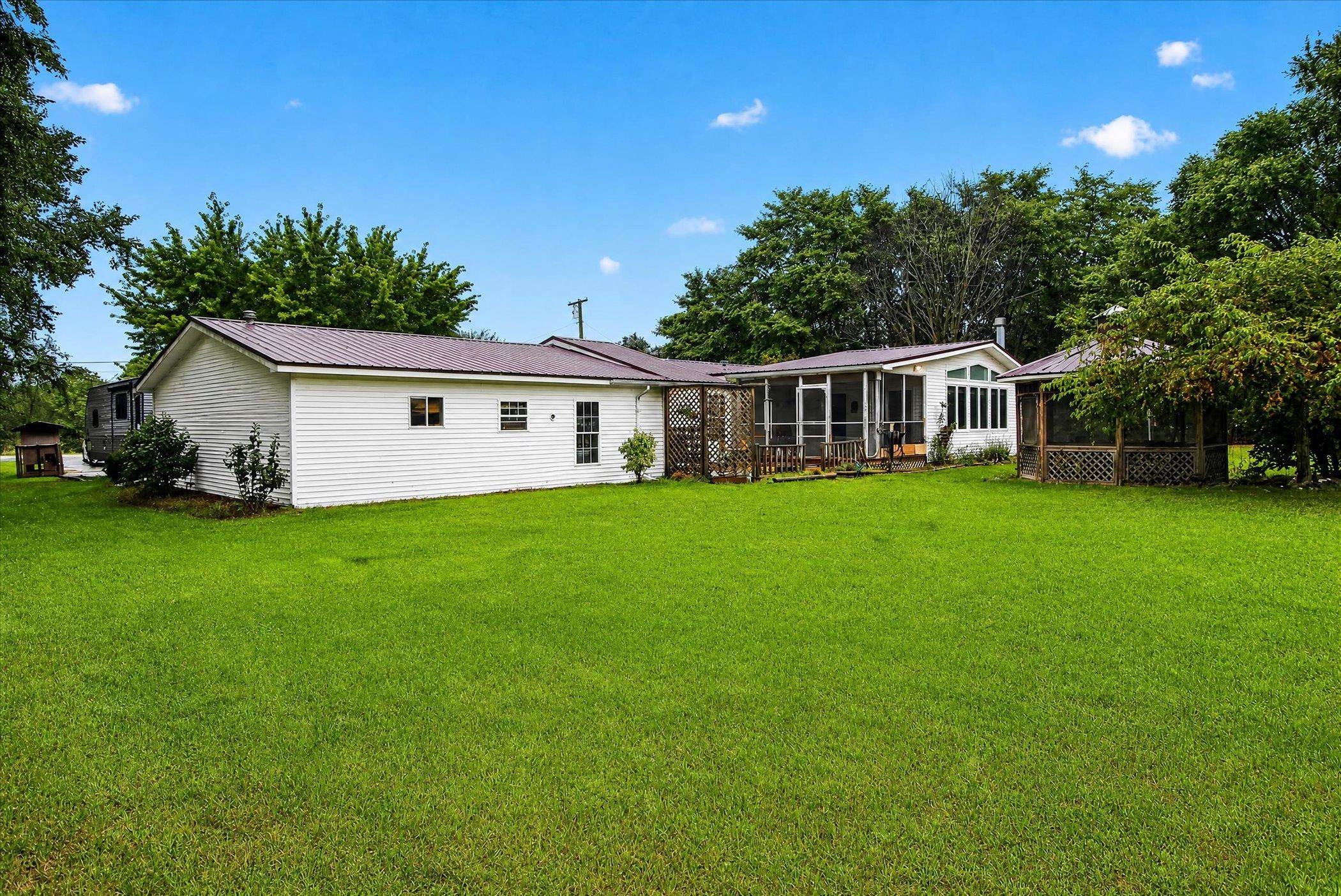 6486 North Winans Road Alma, MI 48801 - Photo 35 of 46 1950282-57d8093e-056c-42a9-834d-85a7a7efc8a8.JPG