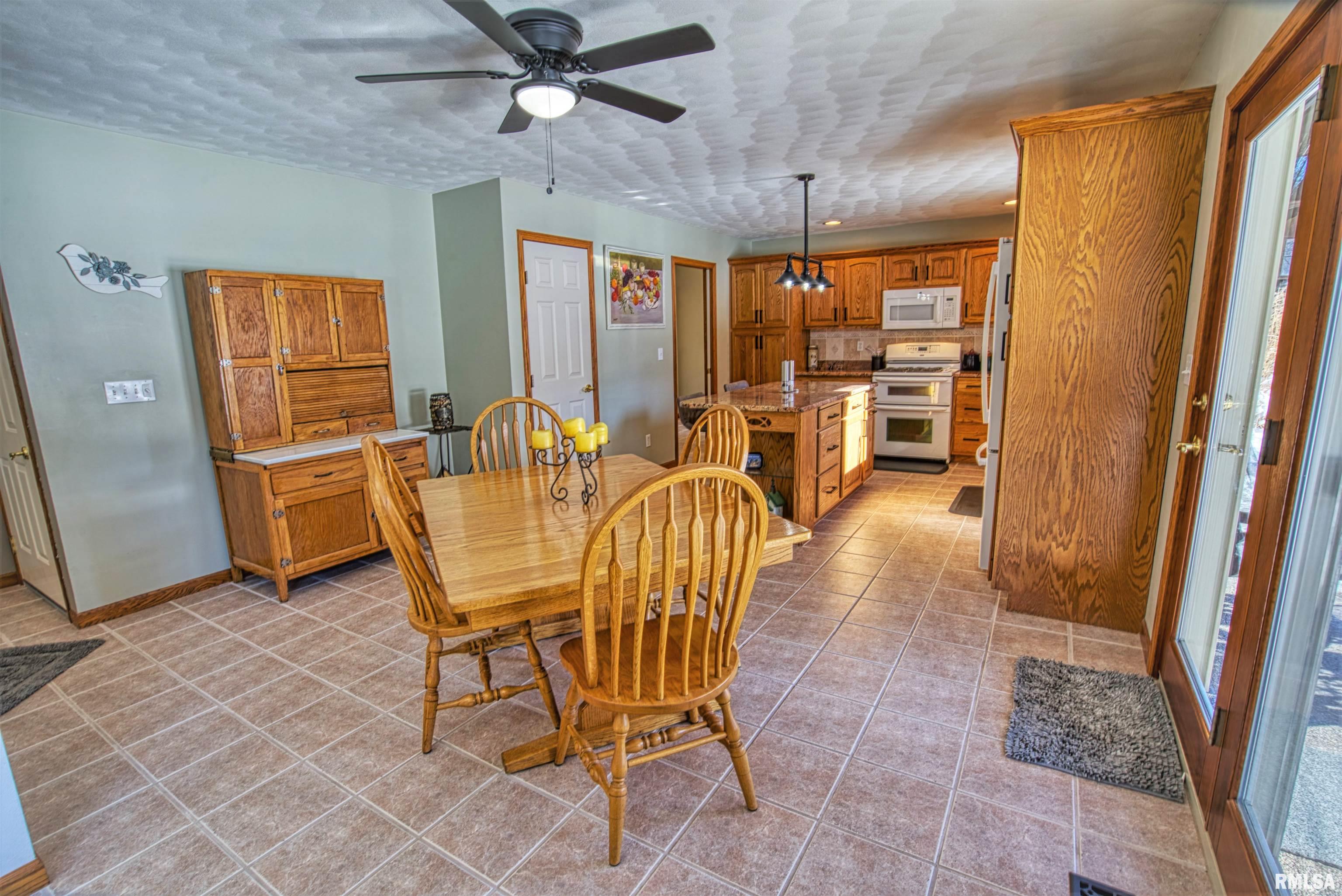 3812 South Wheatfield Way Mapleton, IL 61547 - Photo 8 of 42