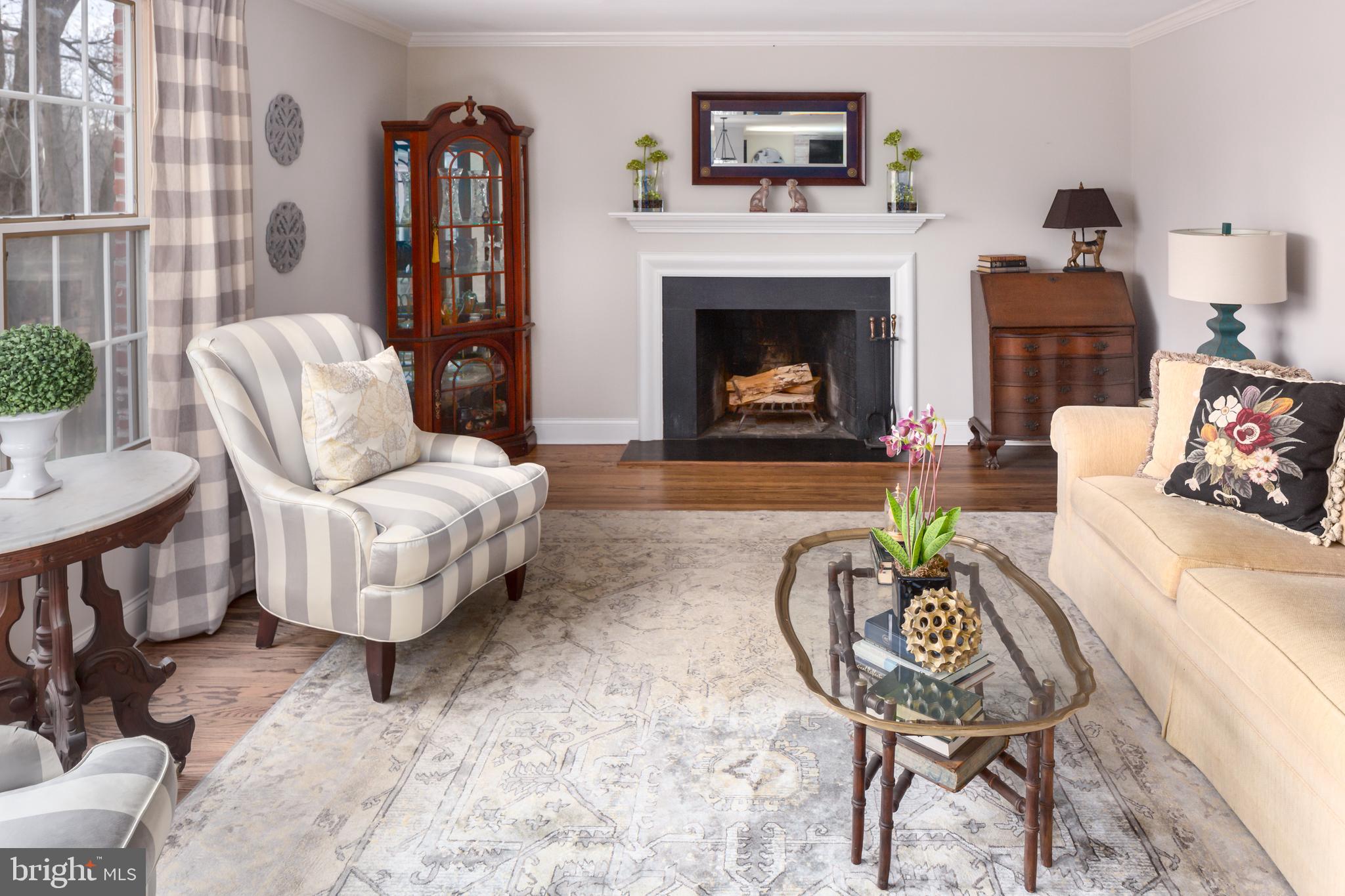 664 Malin Road Newtown Square, PA 19073 - Photo 5 of 42 Living Room.