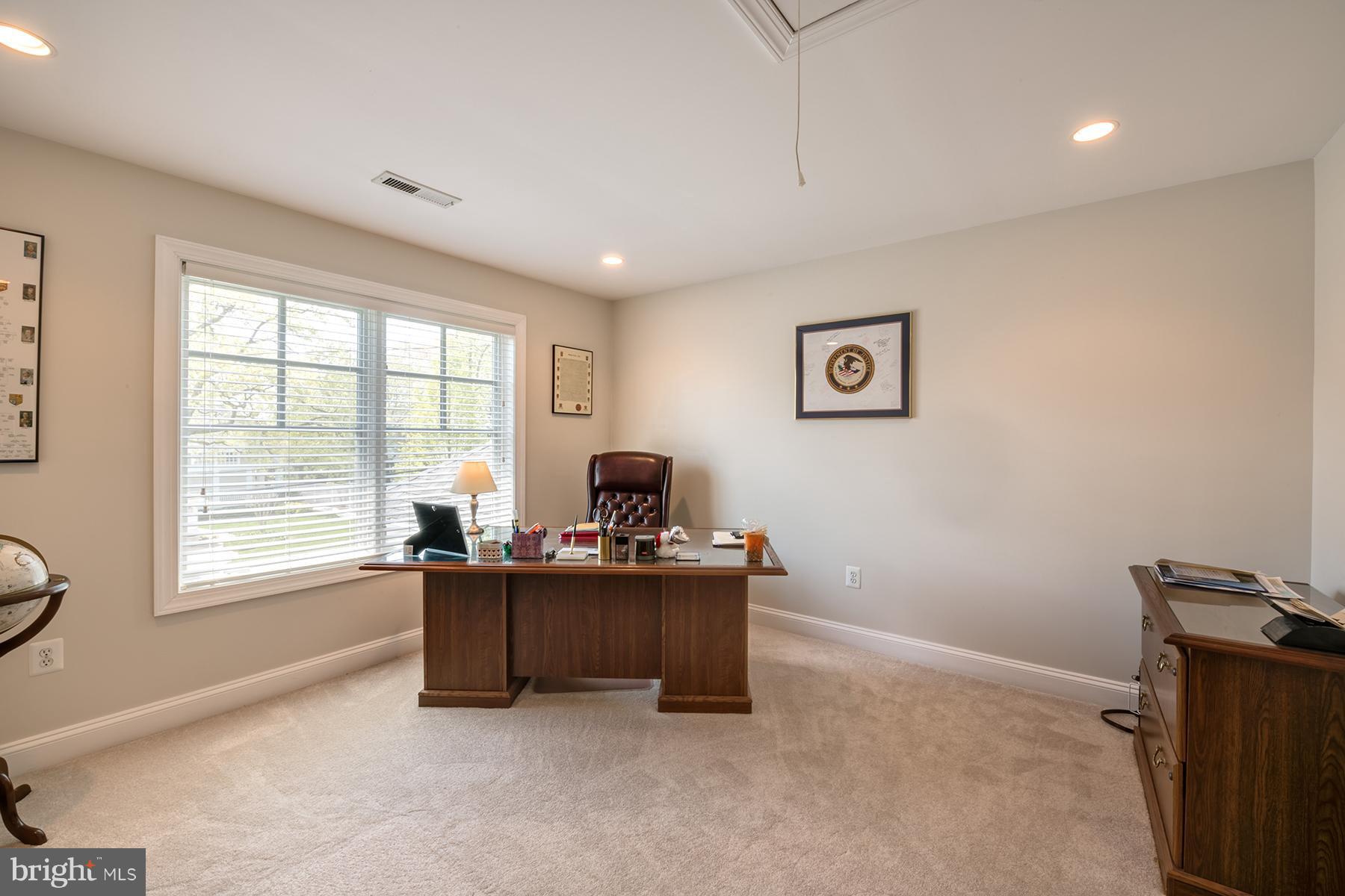 3745 Thomas Point Road Annapolis, MD 21403 - Photo 23 of 26 There is an office on the upper level