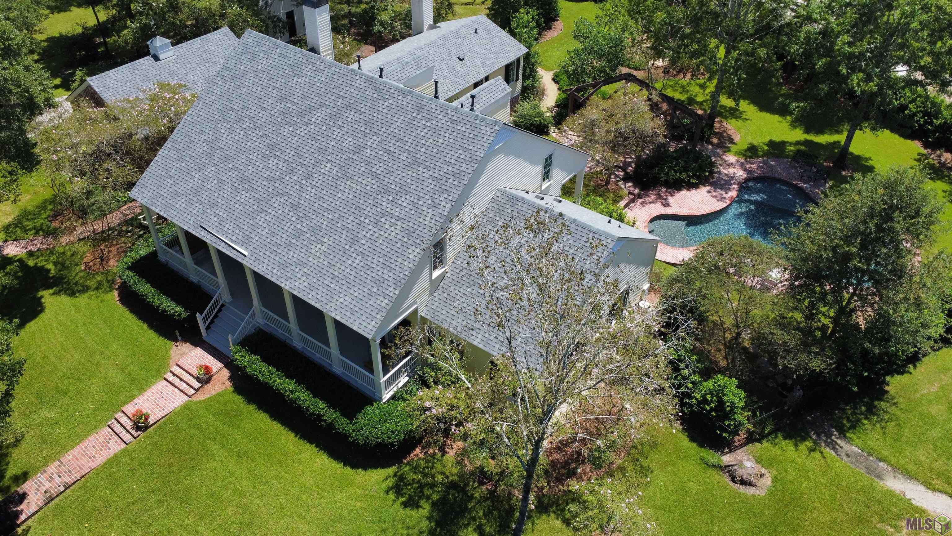 10215 Barringer Foreman Road Baton Rouge, LA 70809 - Photo 2 of 35