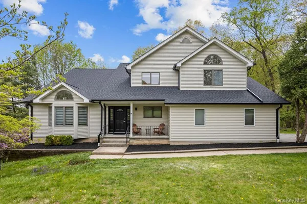 $1,399,000 | 10 Christine Drive, Spring Valley, NY 10977