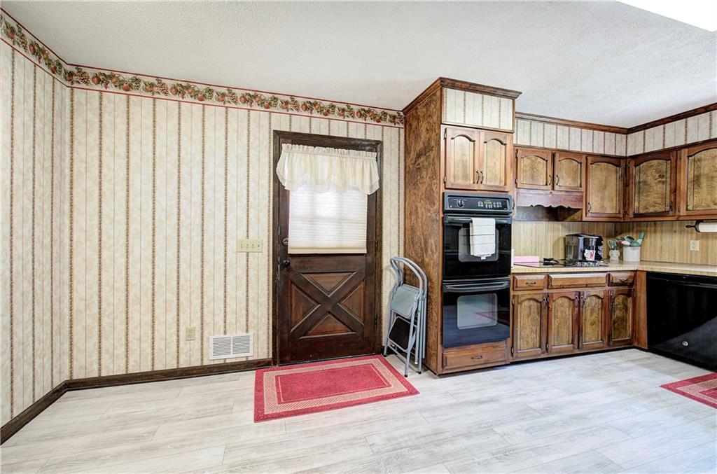 2534 Horseshoe Bend Road Southwest Marietta, GA 30064 - Photo 11 of 50