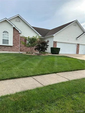 $389,900 | 1410 Sunburst Drive, O'Fallon, MO 63366