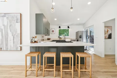 $899,000 | 6400 Pinehaven Road, Oakland, CA 94611