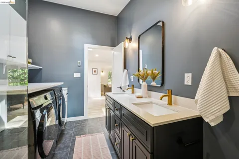 $899,000 | 6400 Pinehaven Road, Oakland, CA 94611