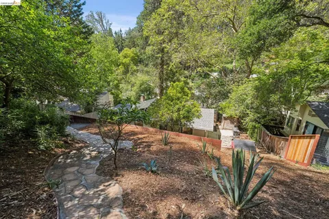 $899,000 | 6400 Pinehaven Road, Oakland, CA 94611
