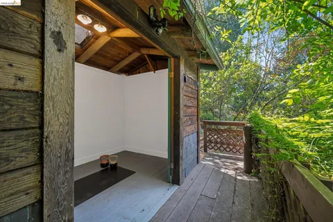 $899,000 | 6400 Pinehaven Road, Oakland, CA 94611