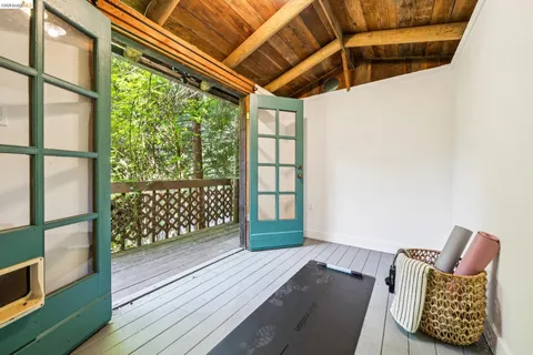 $899,000 | 6400 Pinehaven Road, Oakland, CA 94611