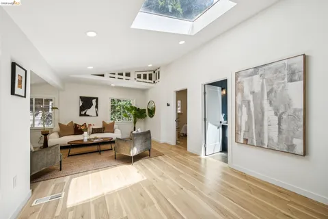 $899,000 | 6400 Pinehaven Road, Oakland, CA 94611