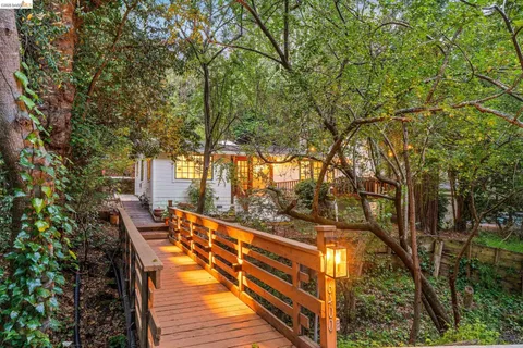 $899,000 | 6400 Pinehaven Road, Oakland, CA 94611
