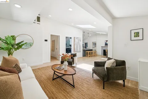 $899,000 | 6400 Pinehaven Road, Oakland, CA 94611
