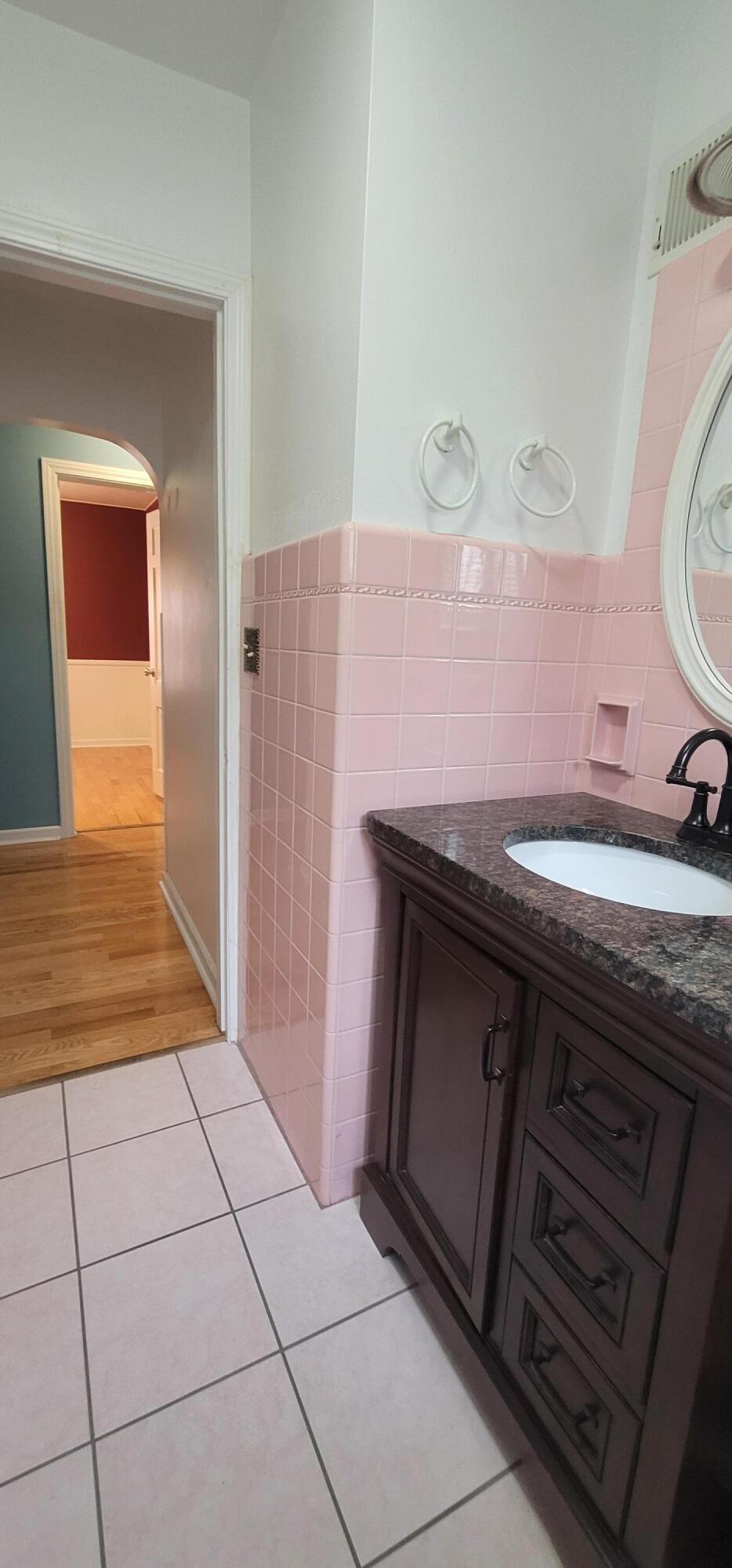 601 Isabelle Avenue Racine, WI 53402 - Photo 29 of 39 Bathroom (2)