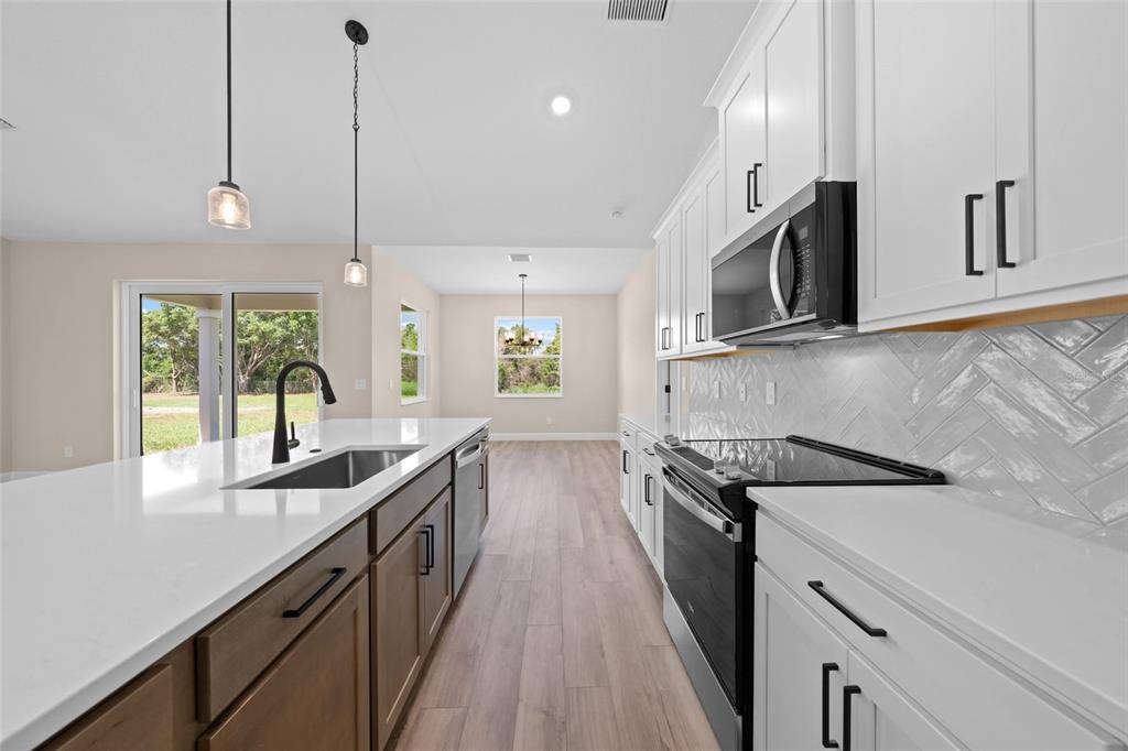 498 Marllo Road Kissimmee, FL 34744 - Photo 4 of 22 Gallery Image 4