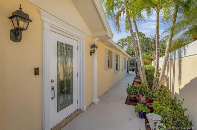 $499,900 | 8522 Southeast Retreat Drive, Hobe Sound, FL 33455