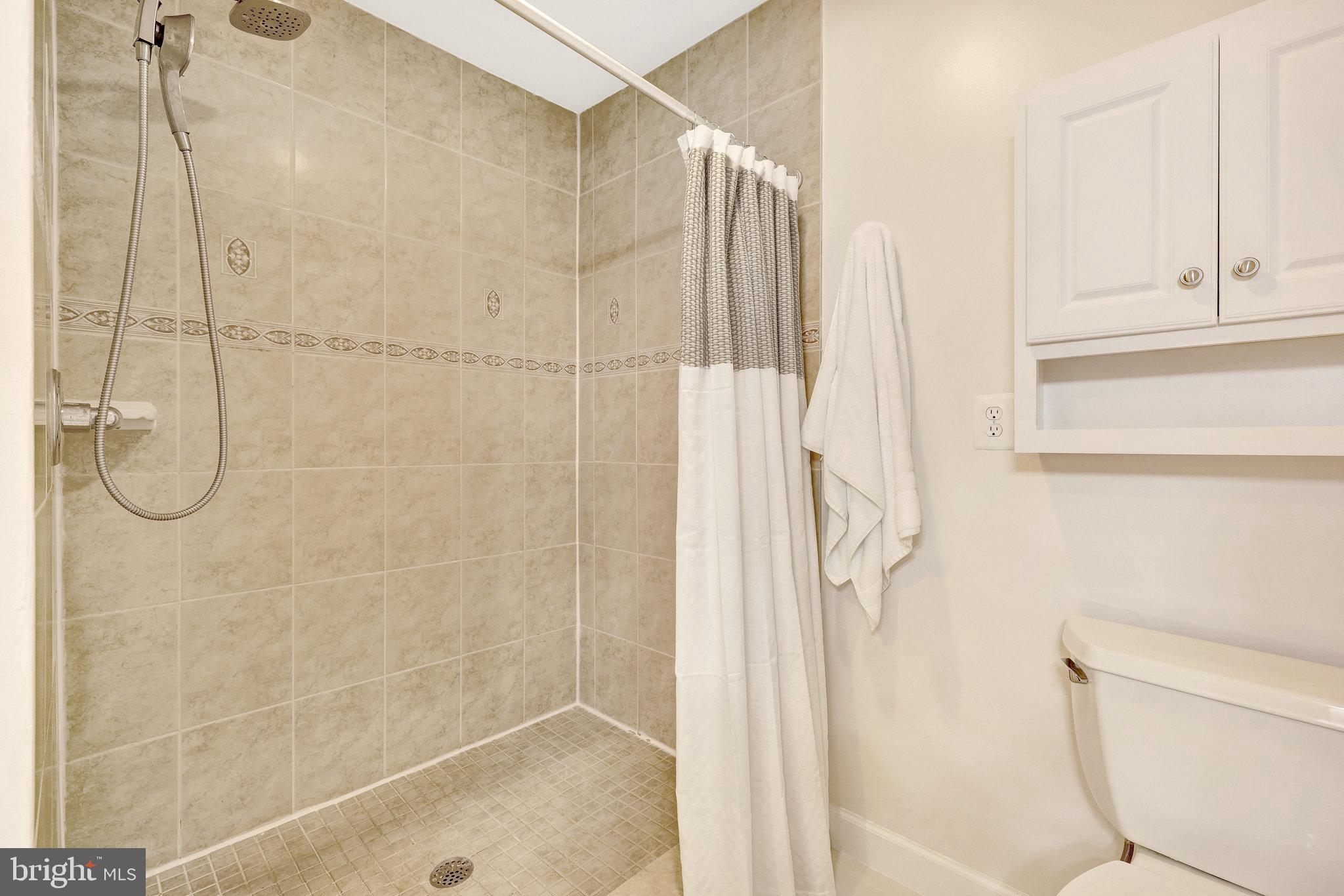 2184 Glencourse Lane Reston, VA 20191 - Photo 19 of 31