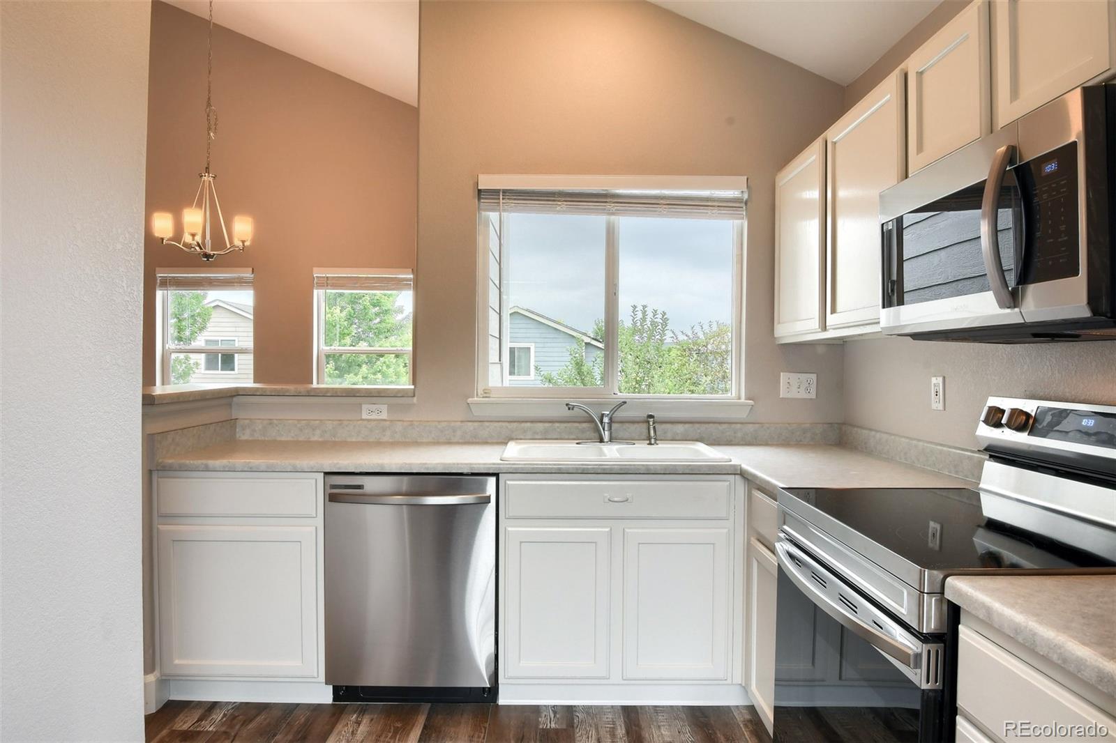 9929 Saybrook Street Highlands Ranch, CO 80126 - Photo 2 of 19 Gallery Image 2