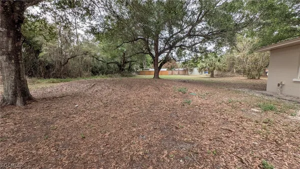 $2,300 | 660 South Missouri Street, LaBelle, FL 33935