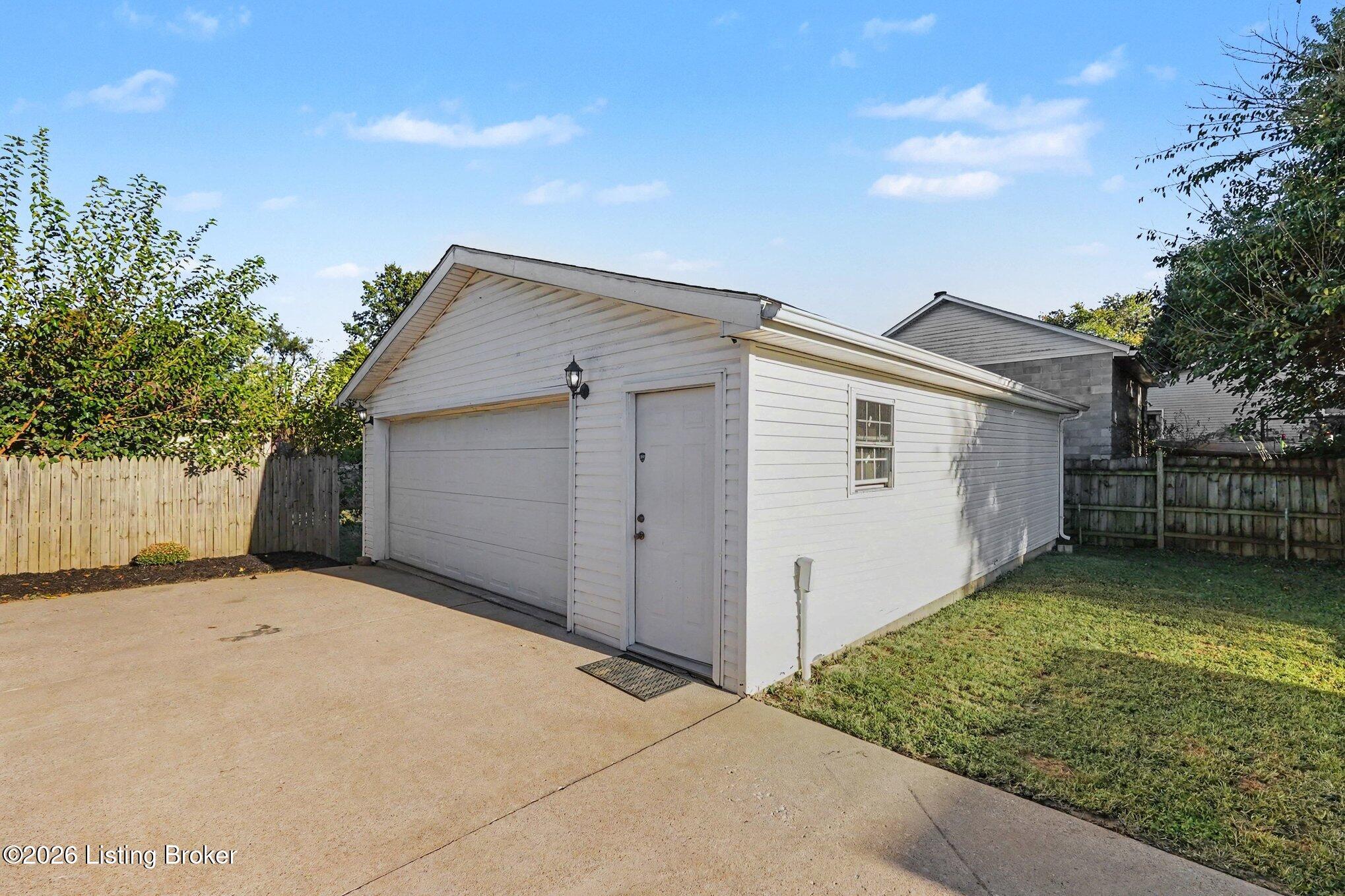 173 Crestwood Road Louisville, KY 40229 - Photo 27 of 31 Oversized garage