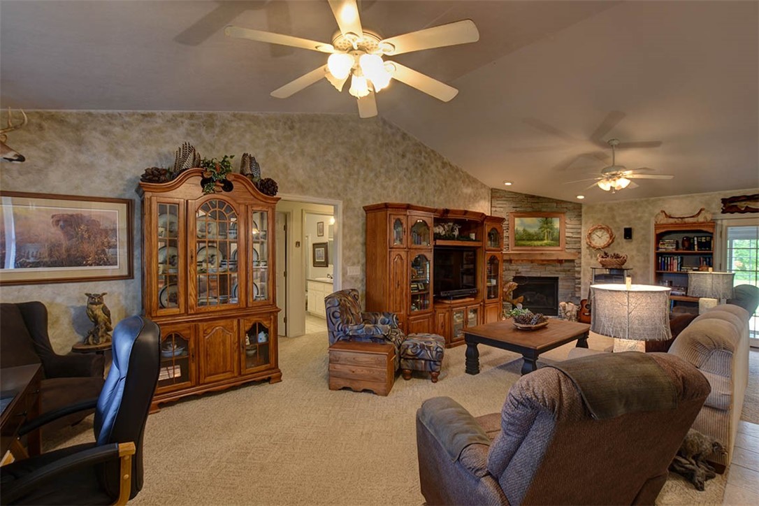 6376 Kitchens Road Decatur, IL 62521 - Photo 6 of 33