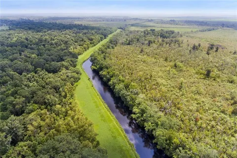 $1,495,000 | 886-87 Shamrock Drive, Des Allemands, LA 70030