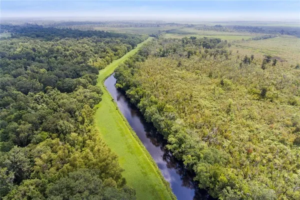 $1,495,000 | 886-87 Shamrock Drive, Des Allemands, LA 70030