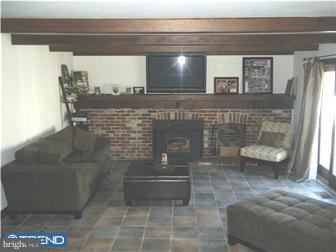 67 Heather Road Turnersville, NJ 08012 - Photo 4 of 9 Family Room