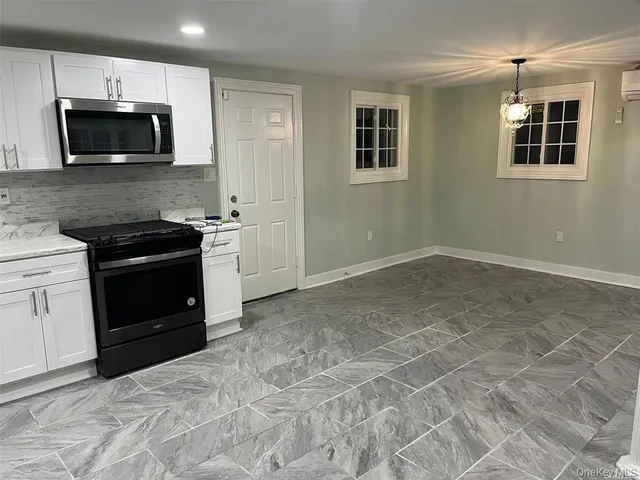 $3,200 | 105 South 32nd Street, Wyandanch, NY 11798