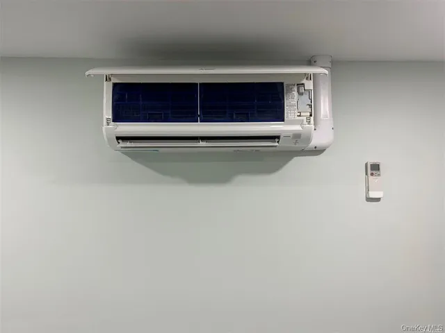 $3,200 | 105 South 32nd Street, Wyandanch, NY 11798