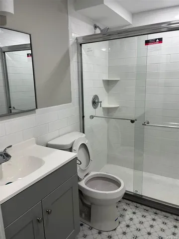 $3,200 | 105 South 32nd Street, Wyandanch, NY 11798