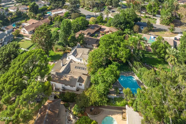 a view of a room with an empty space