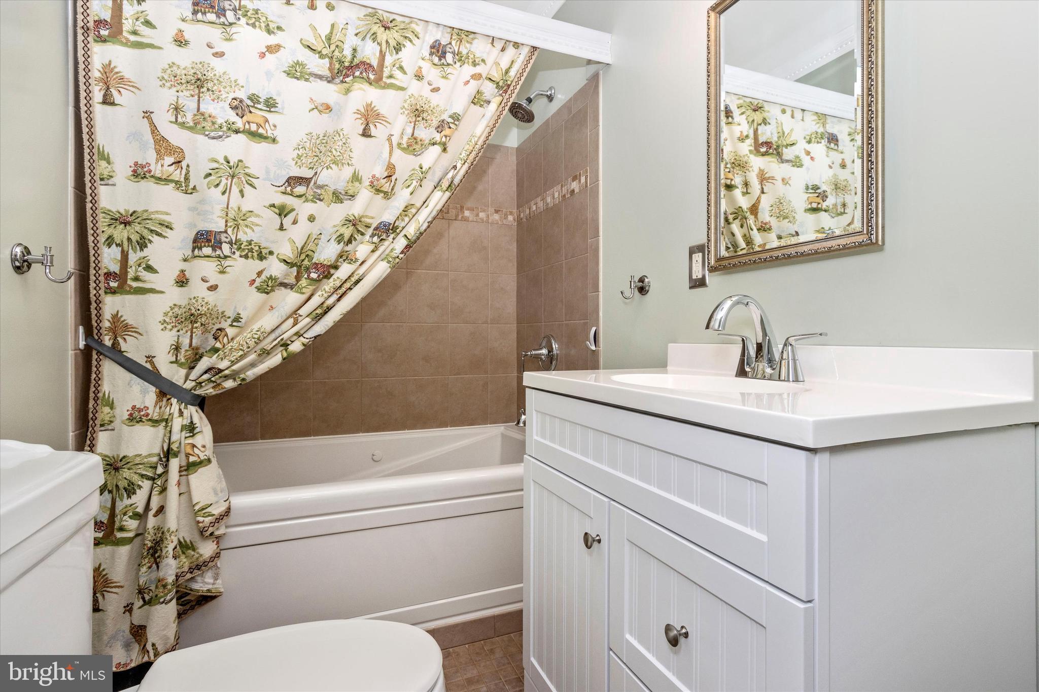 617 Bonifant Road Silver Spring, MD 20905 - Photo 16 of 34 Owner's Bath