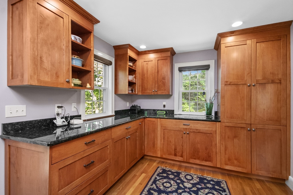 11 Stony Brae Road Newton, MA 02461 - Photo 8 of 19 Gallery Image 8