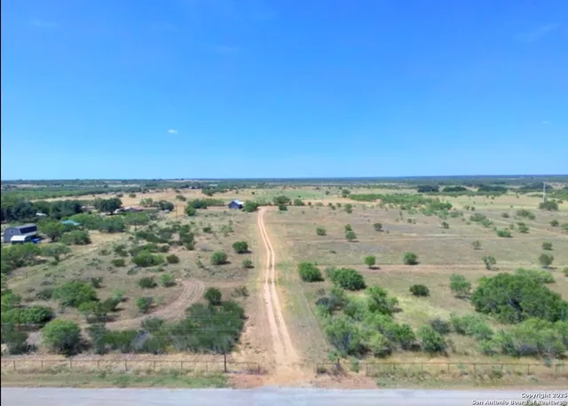 $35,000 | 5 Hillcrest Drive, Moore, TX 78057