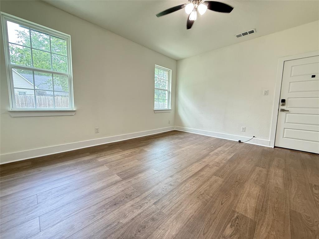 201 East 10th Street Kaufman, TX 75142 - Photo 10 of 29