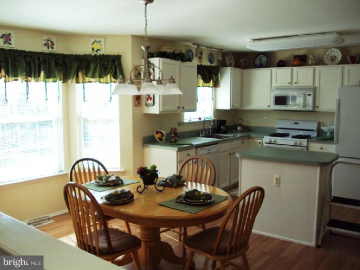 227 Commodore Road Manahawkin, NJ 08050 - Photo 3 of 14 Gallery Image 3