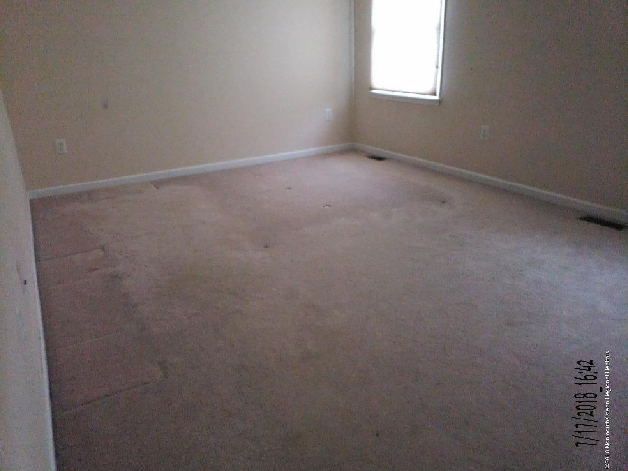 31 Gallant Fox Road Tinton Falls, NJ 07724 - Photo 20 of 27 20180717_164238