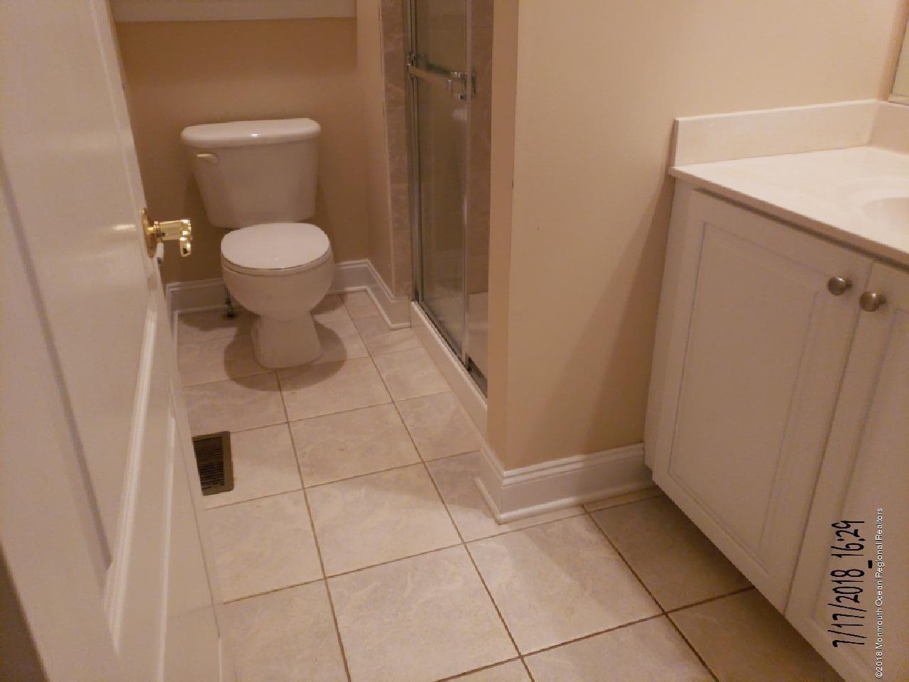 31 Gallant Fox Road Tinton Falls, NJ 07724 - Photo 21 of 27 20180717_162927