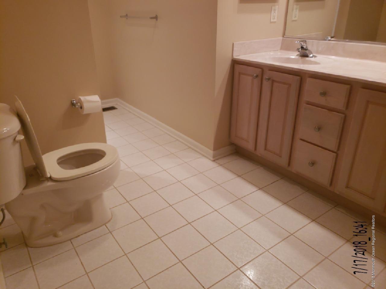 31 Gallant Fox Road Tinton Falls, NJ 07724 - Photo 23 of 27 20180717_164127