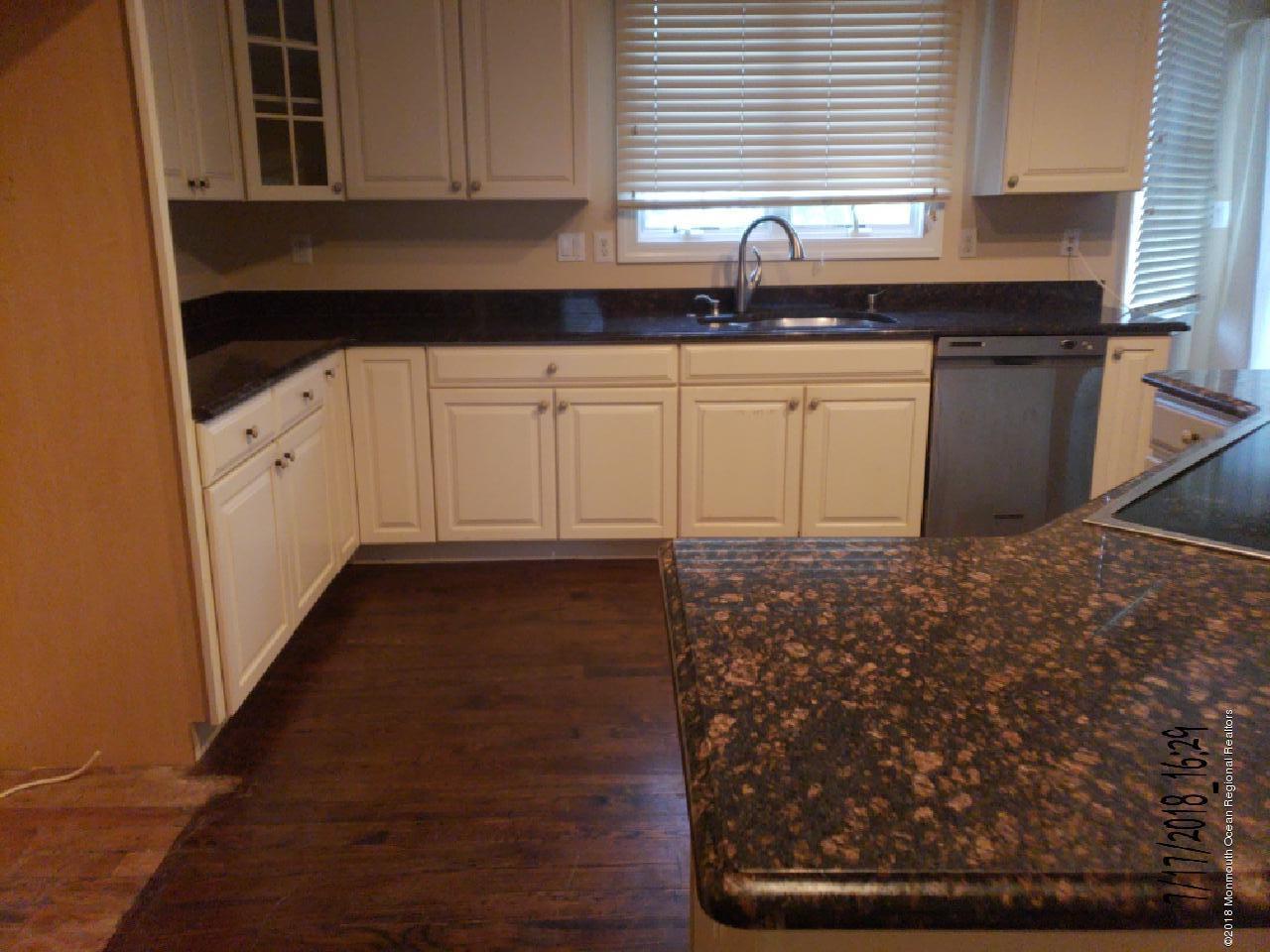 31 Gallant Fox Road Tinton Falls, NJ 07724 - Photo 6 of 27 20180717_162951