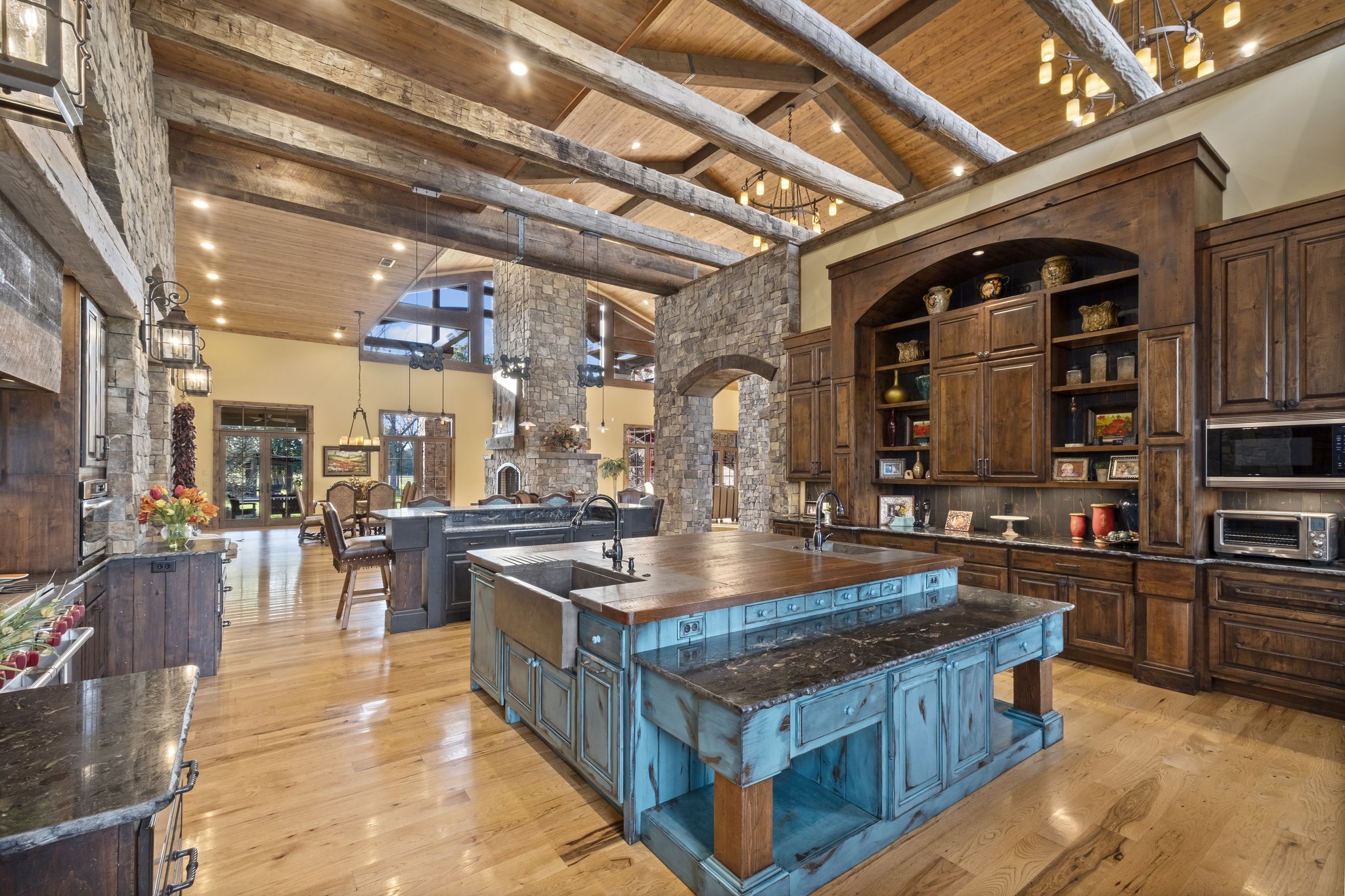 4760 Sharpsville Road Murfreesboro, TN 37130 - Photo 12 of 50 a kitchen with lots of counter top space